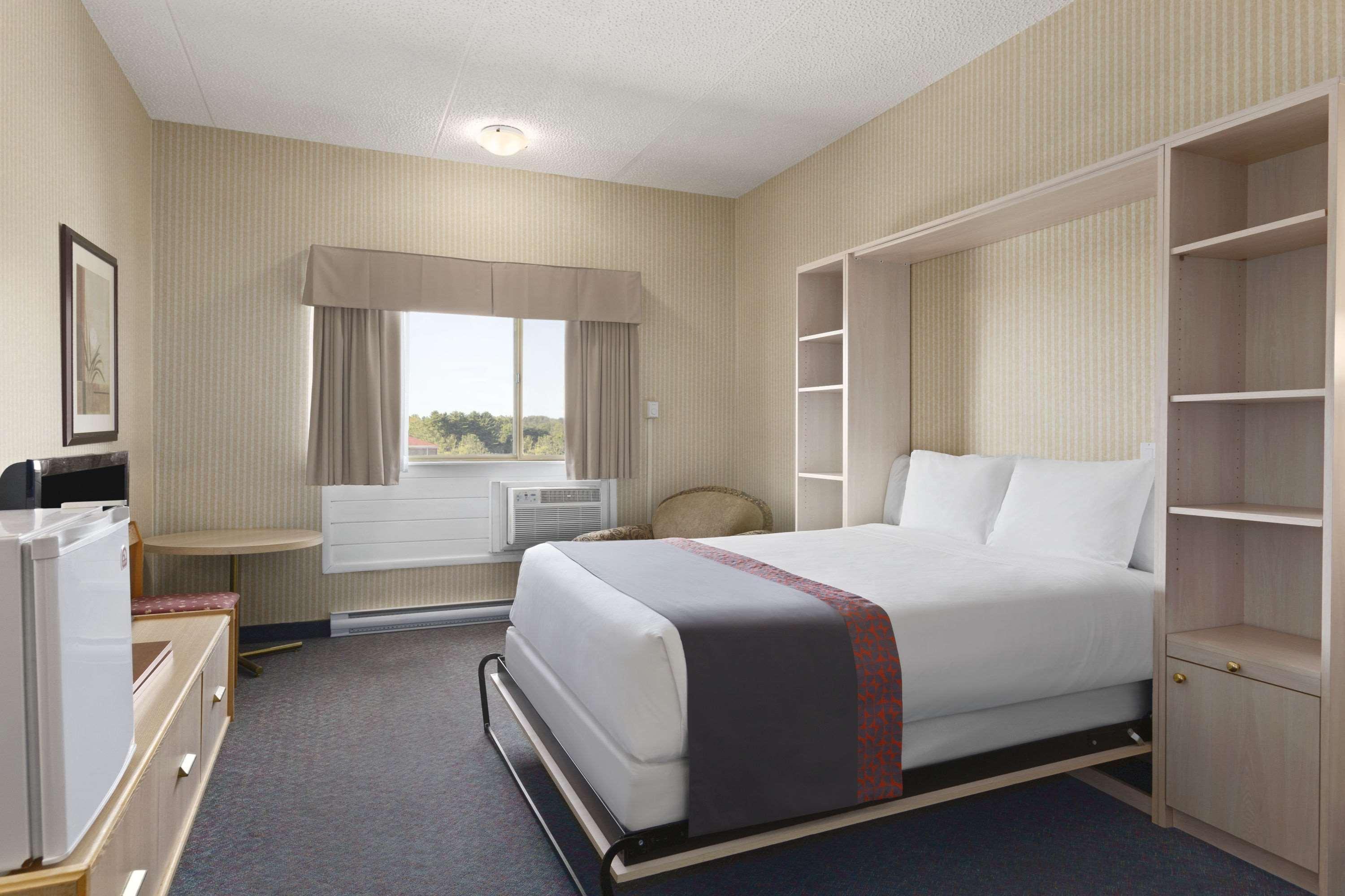 Days Inn By Wyndham Bridgewater Conference Center Esterno foto